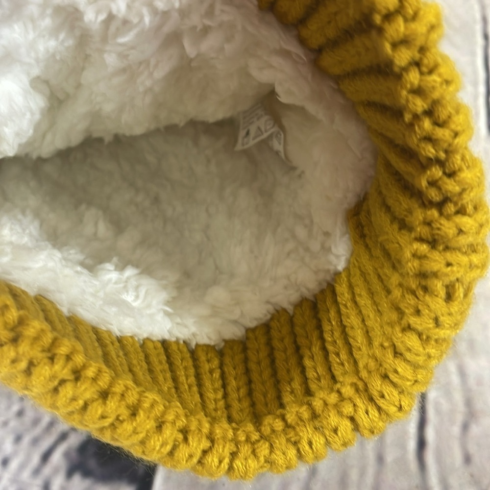 Just cozy knit hat bonnet - Picture 3 of 5